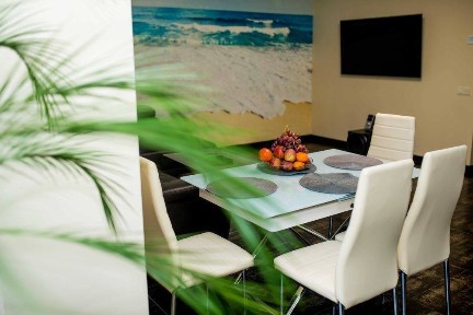 Продажа 3-комнатной квартиры 98 м², Славы бул.