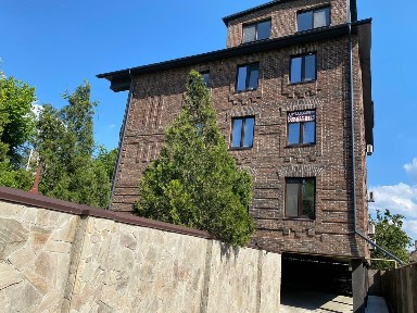 Продаж 4-кімнатної квартири 93 м², Севастопольська вул.