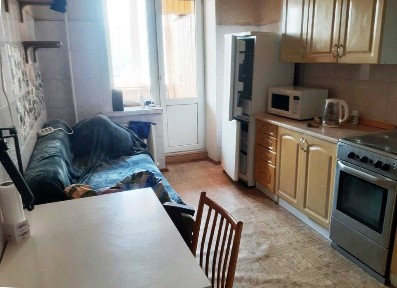 Велика однокімнатна, цегляний будинок, метро Позняки - пішки