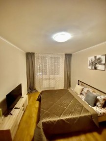 Акція! квартира в 2 мин від метро і завжди зі свєтом Проспект. Сердце