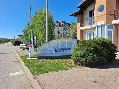Продаж квартири з двориком Кантрі Хаус Гора Бориспільський