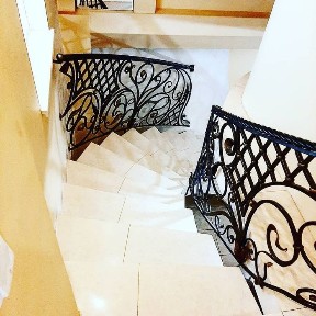 С КОНДИЦИОНЕРОМ ! В 5 минутах от центра 2-х ком. Комфортная квартира.