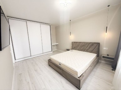 Оренда 1.5-к р-н Набережна/Радіщева/Світло 24/7