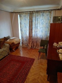 Продам однокімнатну квартиру на Севастопольській площі, від власника.