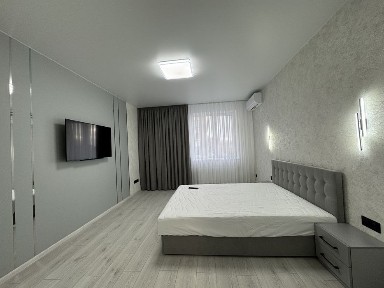 Оренда сучасної квартири, вулиця Зарічанська