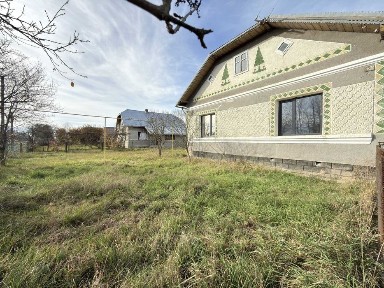 Продається житловий будинок 95 м. кв., с. Цуцилів, ремонт