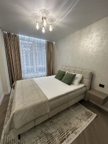 Фемелі Плаза! 2-кімнатна, Балкон, вигляд у двір