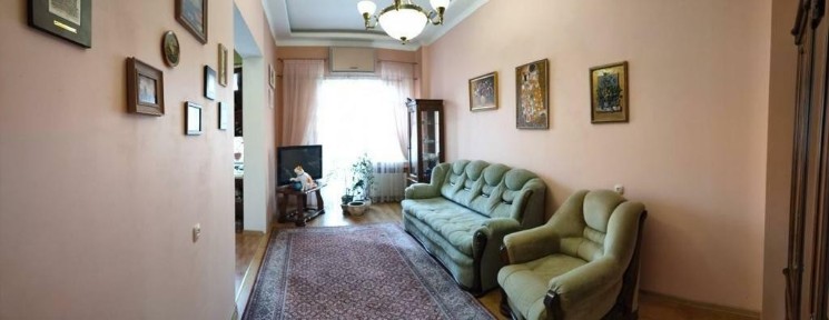 Продажа 3-комнатной квартиры 93 м², Театральная ул.