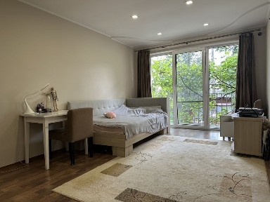 Здається будинок Центр Університет