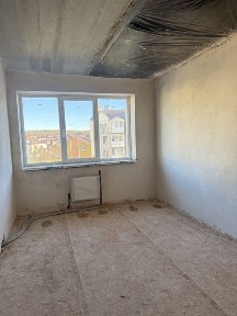 Трикімнатна з початковим ремонтом