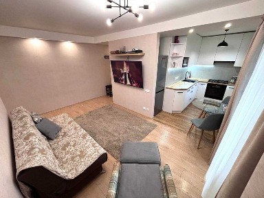 Продаємо свою затишну 3-К квартиру біля метро КПІ (Борщагівська 16)