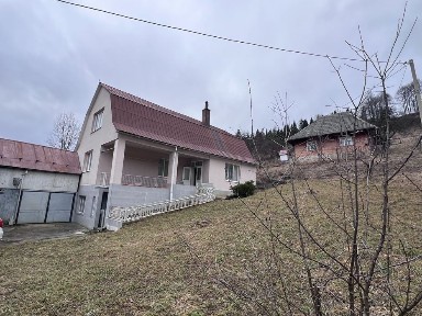 Продається два будинка у селі Нижний Студений