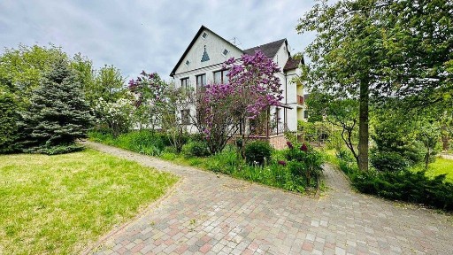 Будинок S=265 кв. м. на 0,5 га в с. Великі Дмитровичі