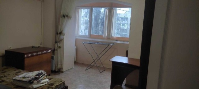 Сдаю в центре корабельного района 1 к. квартиру.