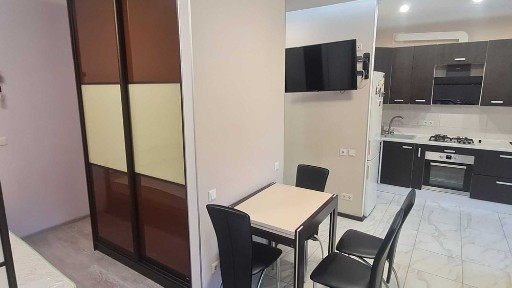 Сдам в аренду 1 комнатную в ЖК <a href='/newbuilding/4958/view/zk-dneprovskaa-brama'>Днепровская Брама</a>.