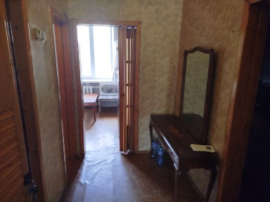 Сдам на Титова 1ком кварти6