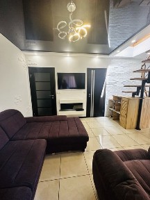 2 этажный дом 4-к в районе улицы Луговской