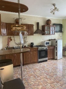 Продається будинок - в даний момент діючий хостел