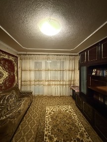 Сдается 2 комнтатная квартира. Центр. Славянск.