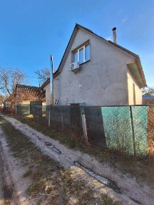 Продається 2 поверхова дача.