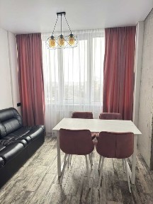 Стильна нова квартира на Митниці