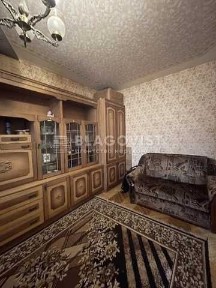 3 кім. в Оболонському районі Панча Петра, 5