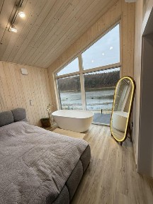 Відпочинковий будинок з альпаками 30 км від Львова