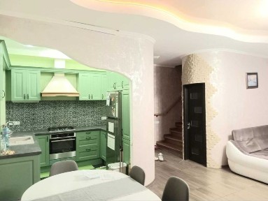 Продаємо 2-х поверховий будинок в Чабанах