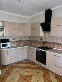 Двухкомнатная квартира в кирпичном доме 65000 уе.