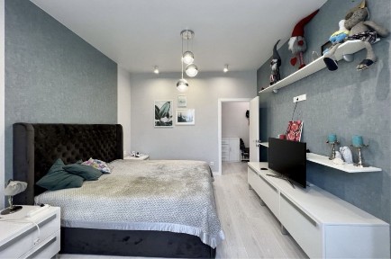 Пропоную квартиру з дизайнерским ремонтом