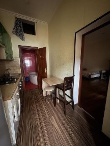 Центр! 1-ком квартира с ремонтом в крепком доме!