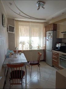 У продажу 3 к. квартира пр. Перемоги 59.