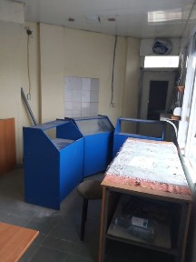 Здається приміщення під магазин або піцерію