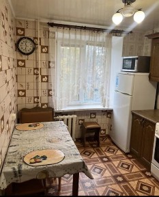 Продам 1-кім. квартиру на пр-т Космонавтів