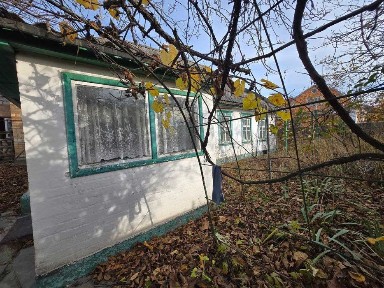 Двостороння ділянка з будівлями - ідеальний варіант під бізнес!