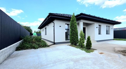 БУДИНОК з РЕМОНТОМ 137 кв. м. з ТЕРАССОЮ на 10 сотках.