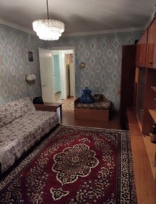 Здається 2-х кімнатна з меблями