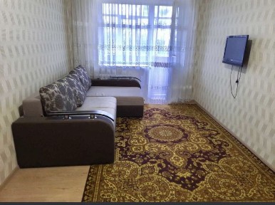 2 кімнатна (1 зупинка до центру міста)