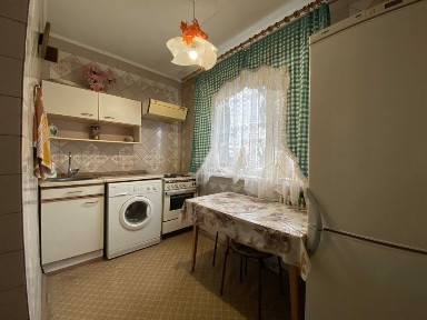 Продам 2к. квартиру Ахсарова, метро Алексеевская. Людвига Свободы. Е-відн