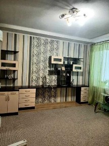 1 кімнатна квартира поруч станція метро ХТЗ.