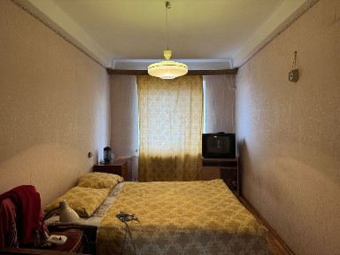 Здається трікімнатна квартира