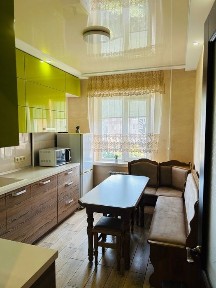 Простора трикімнатна квартира на Кравчука в місті Луцьку