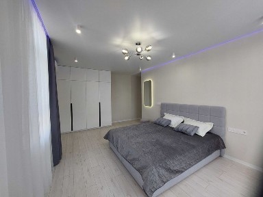 Власник. ЖК Бережанський, 2-х. 70 кв. м. М. Гулака, 4. Є Генератор.