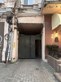 Оренда нежилий фонд Франка, 27/31 окремий вхід