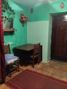 Здається кімната в гуртожитку