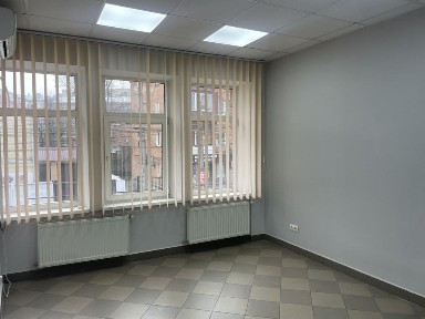 Офіс в самому центрі міста. Є кондиціонер, вода