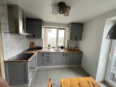 Сдается 2-комнатная квартира в центре.