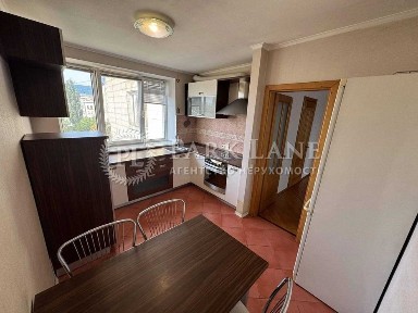 Продаж 3к Лук'янівка Шевченківський Білоруська Герцена вул. Іллєнка 63