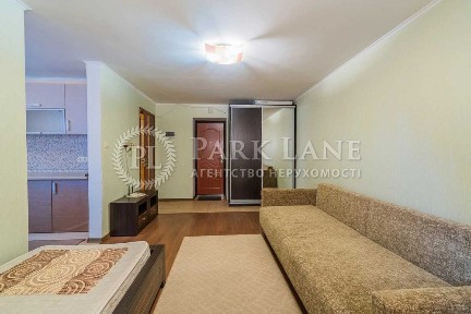 Золоче закритий комплекс продаж 1к меблі Вишеньки озеро