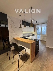 Продам 4 кімнатну квартиру з авторським ремонтом в ЖК 